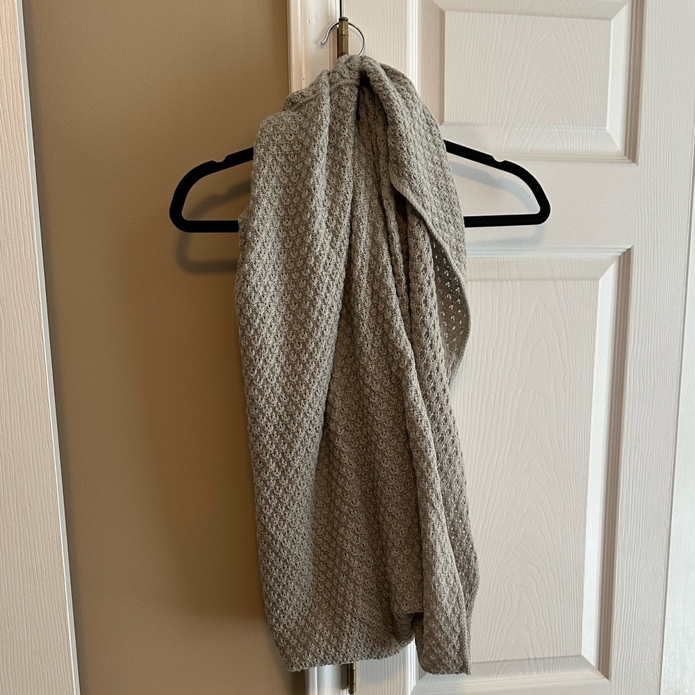 Light Gray Old Navy Infinity Scraf